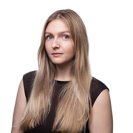 Rhi Svenson's headshot image